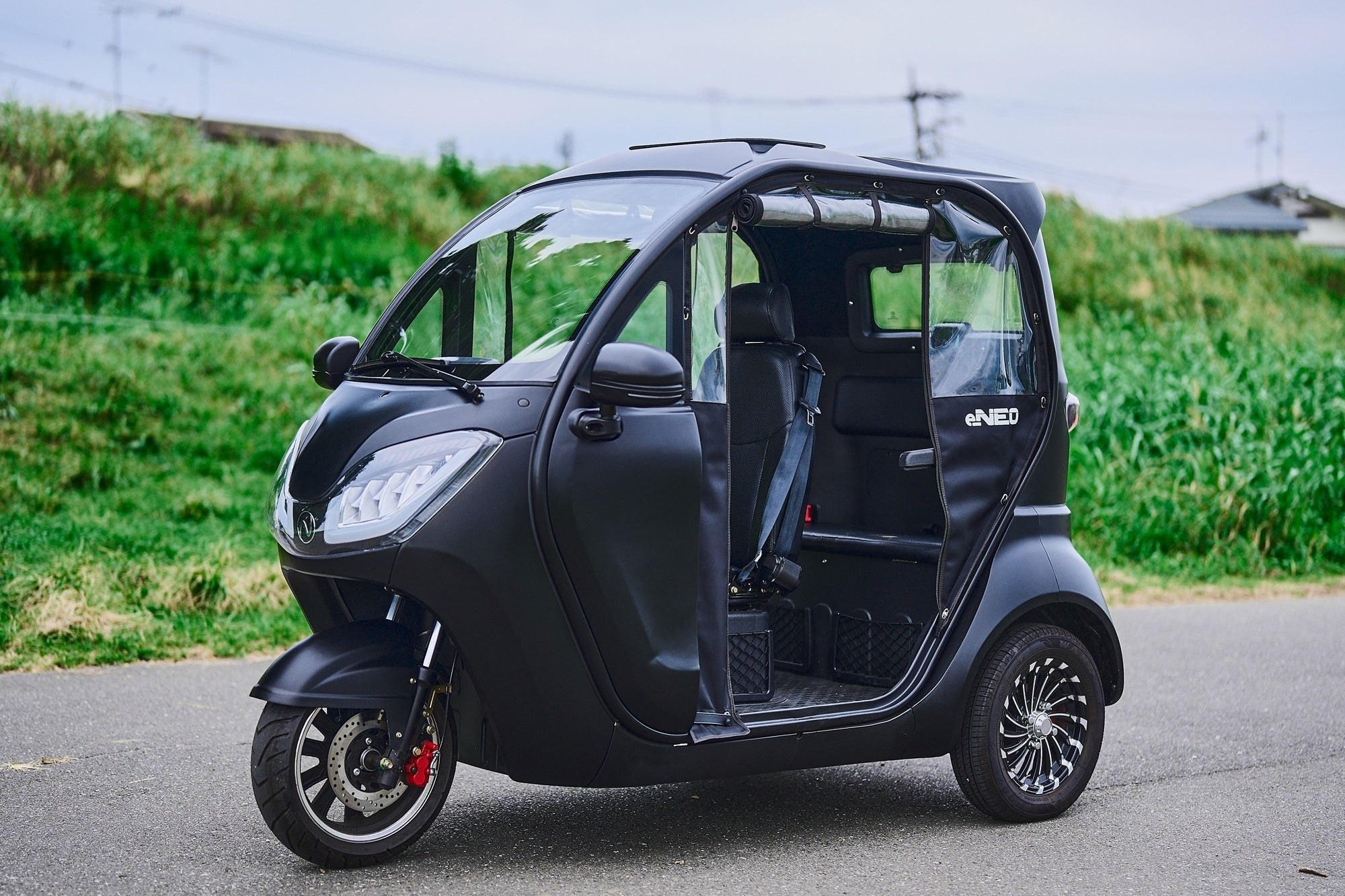 株式会社ダイゾーの小型e-モビリティ「e-NEO」